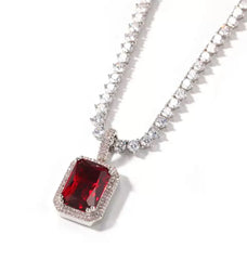 Pretty woman necklace